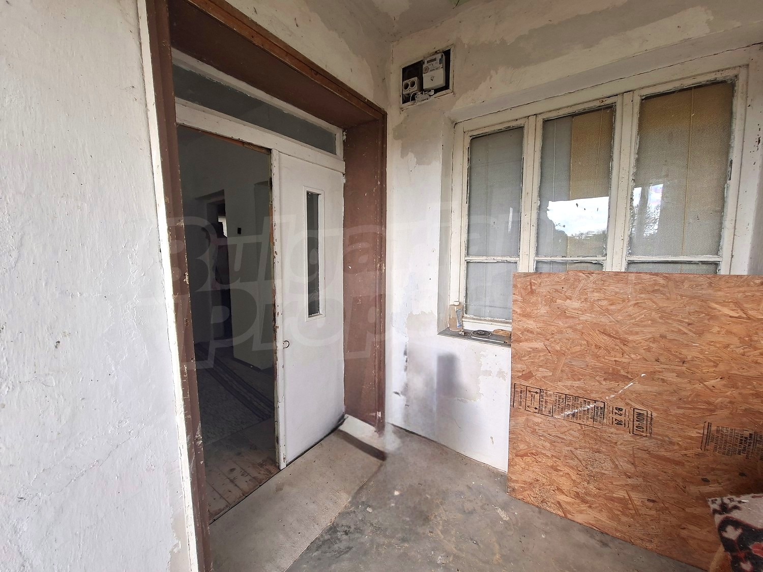 inside, inside building entrance