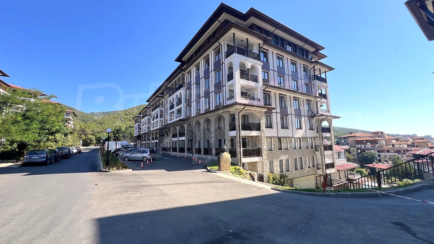 outside, facade, parking, mountain
