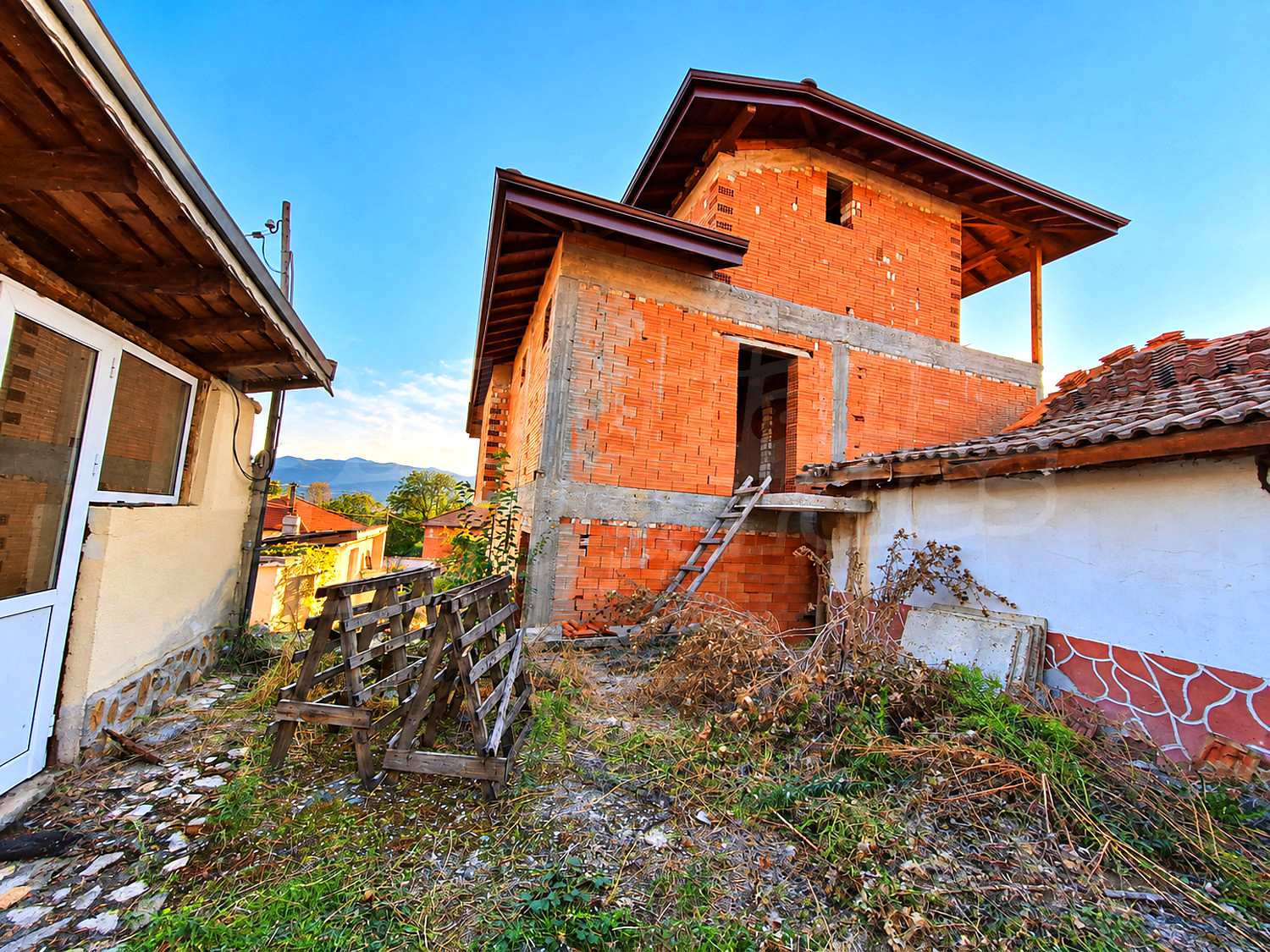 outside, facade, garden, mountain