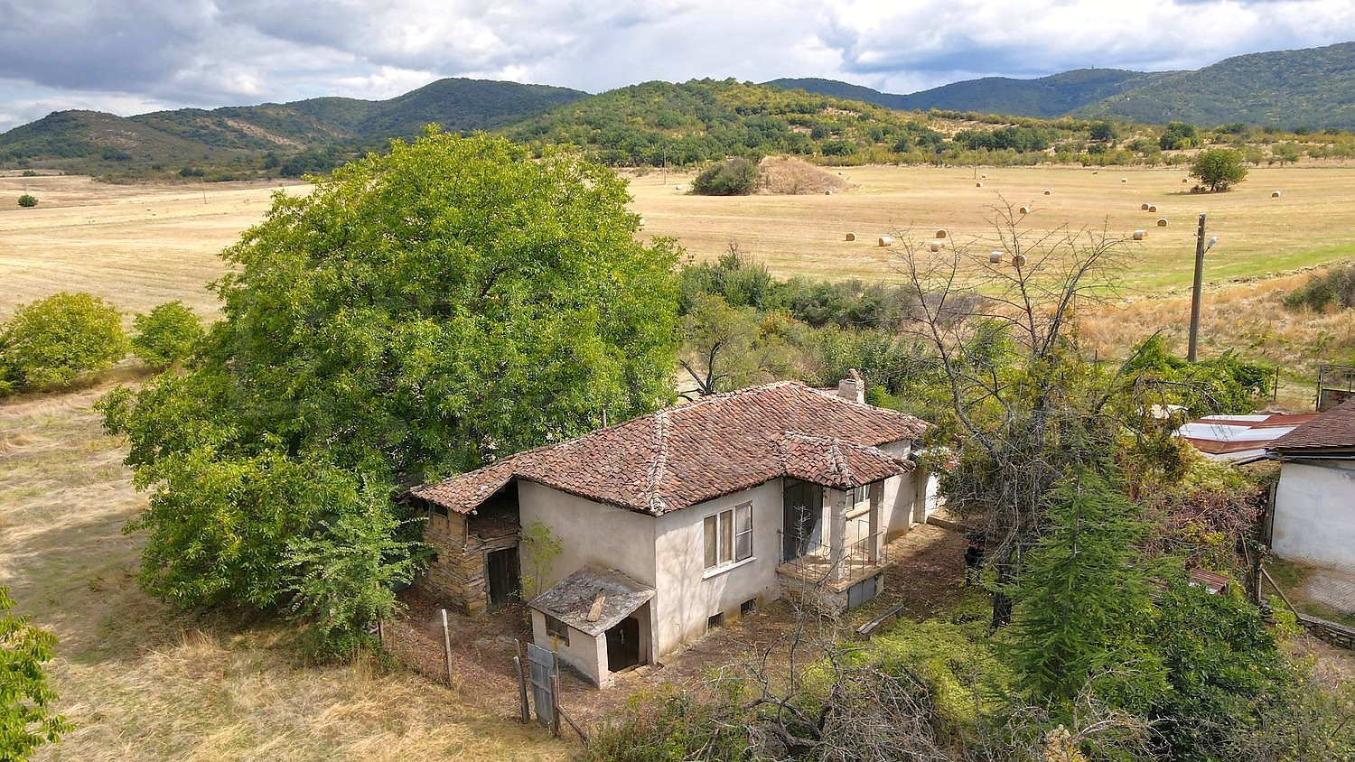 outside, facade, mountain, garden
