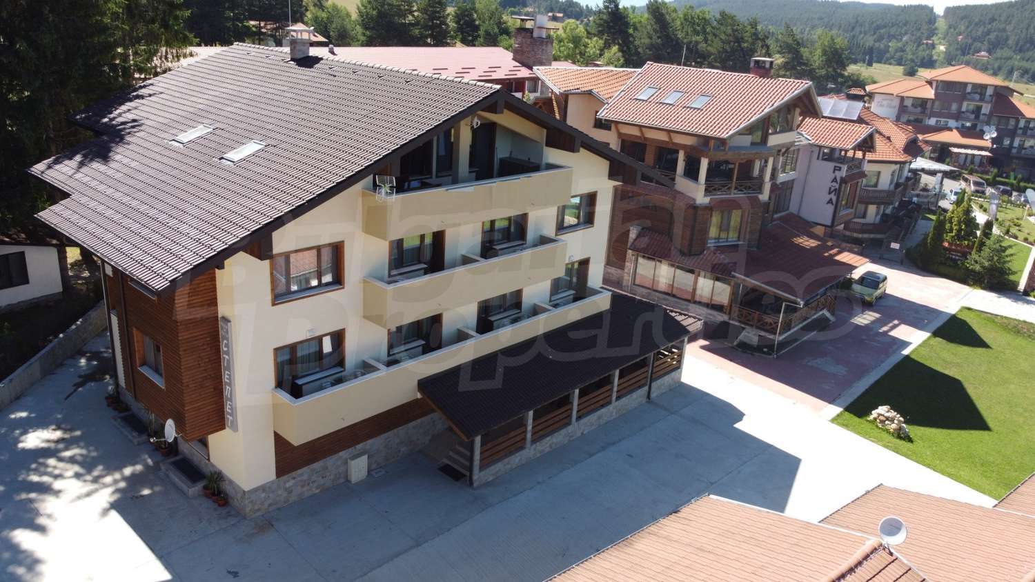 outside, facade, balcony, green area