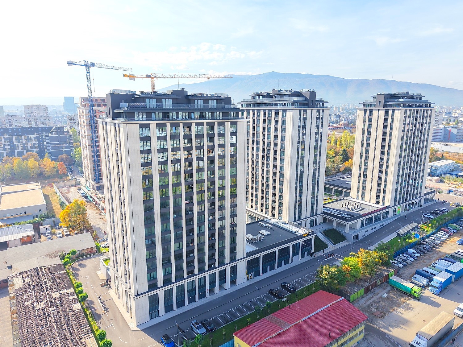 outside, facade, mountain, parking