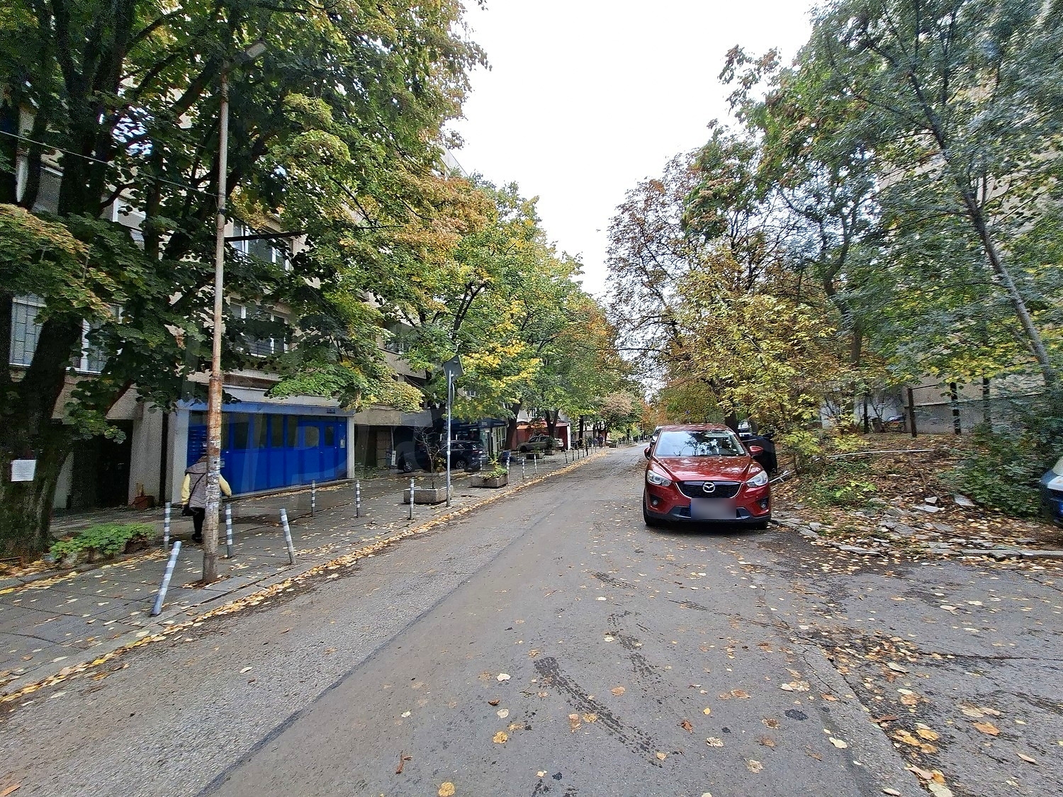 outside, parking, green area