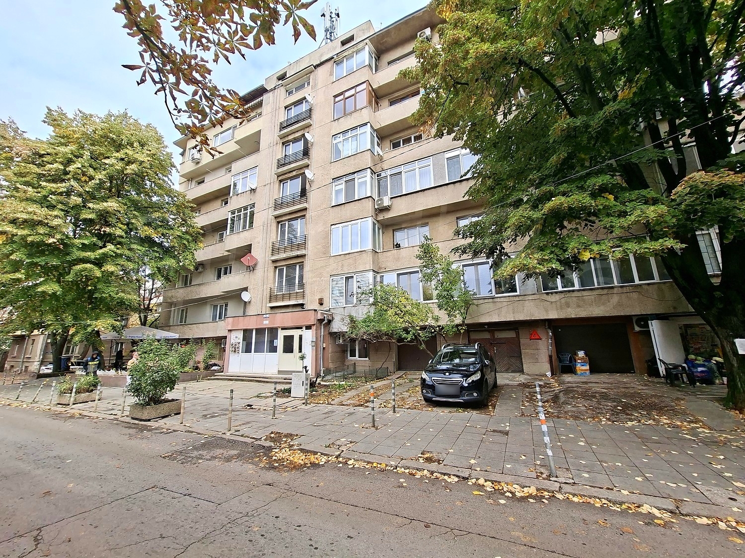 outside, facade, parking