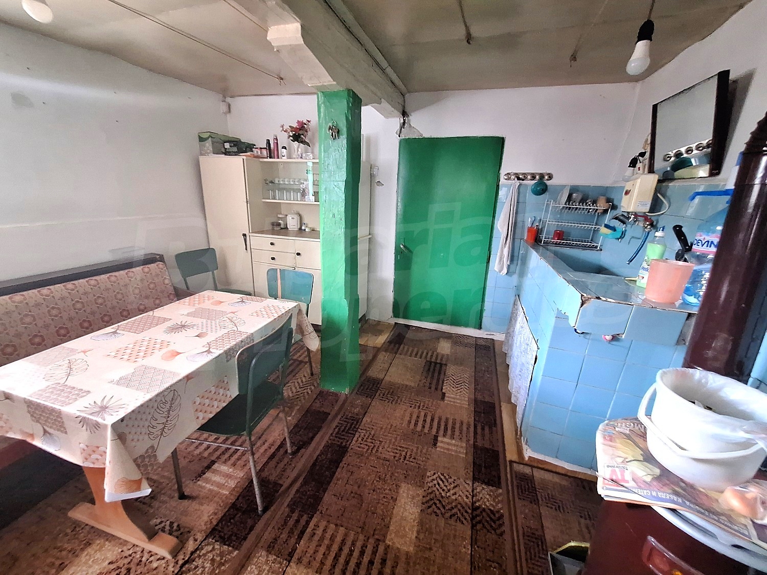inside, kitchen, furnished