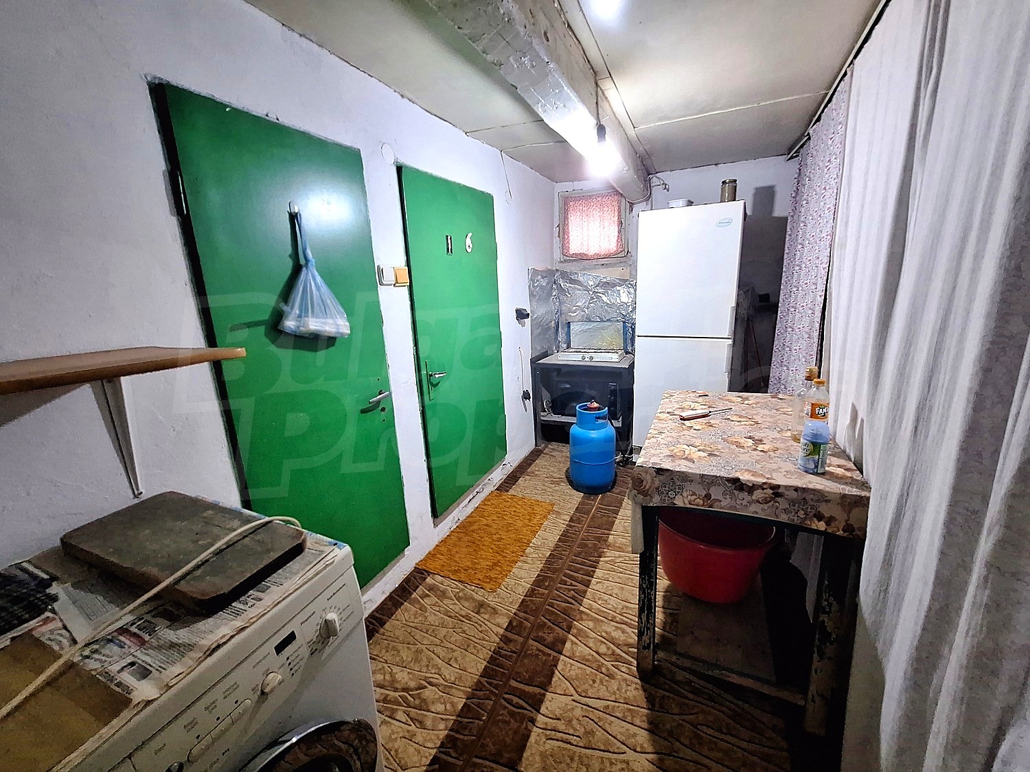 inside, kitchen, furnished