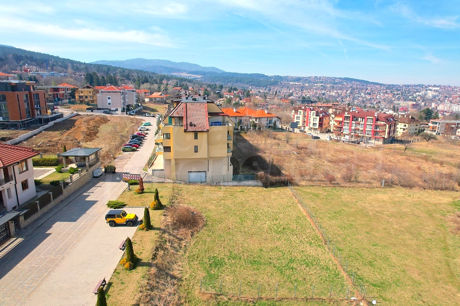 outside, parking, mountain, facade, green area