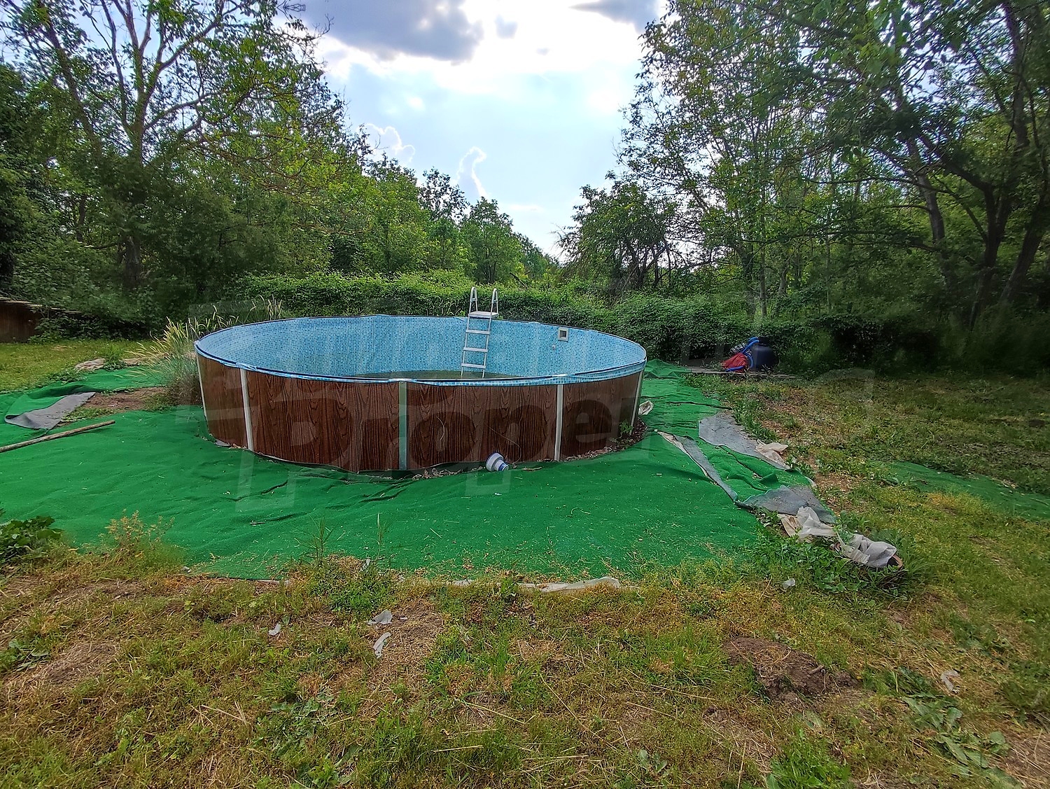pool, outside, green area