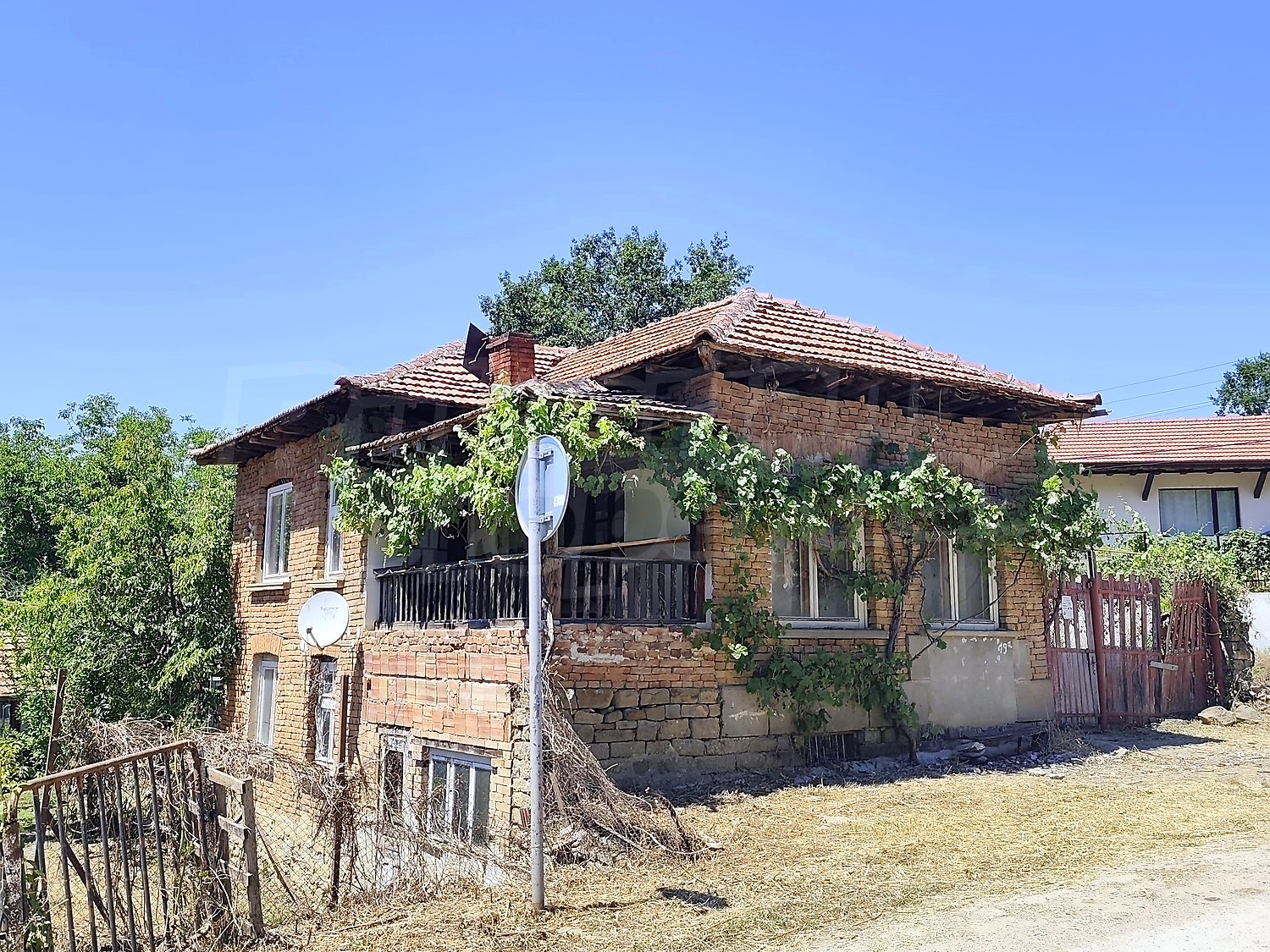 outside, facade, garden