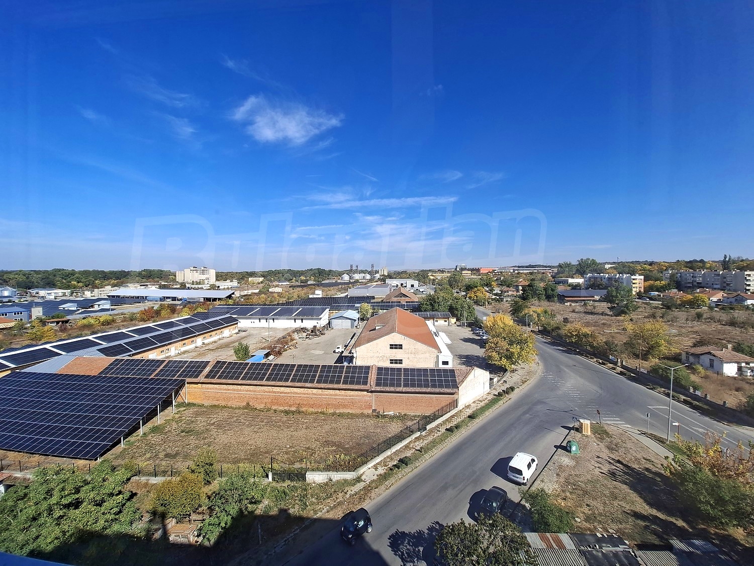outside, view from balcony, green area