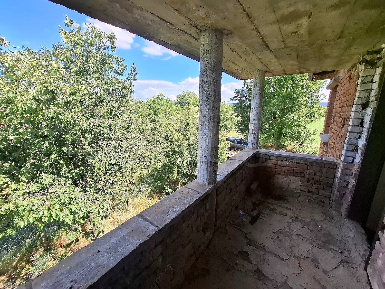 balcony, green area, outside