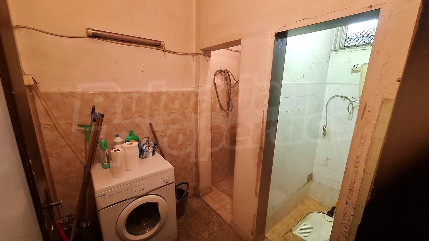 inside, bathroom