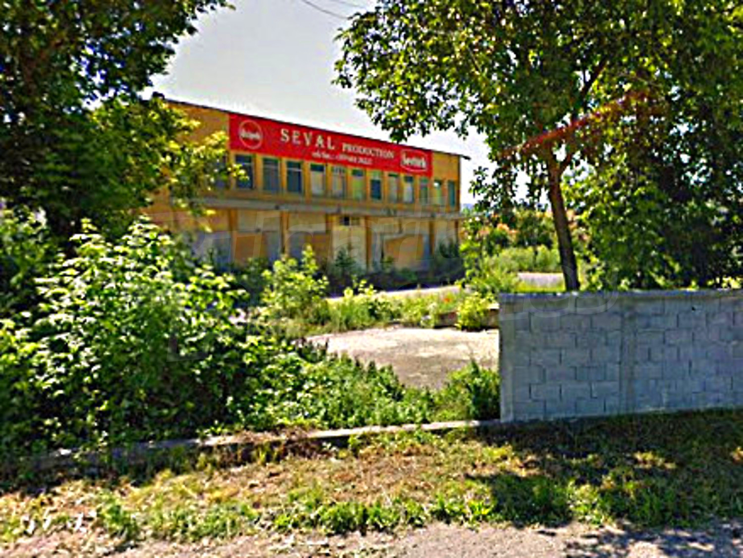 outside, facade, green area
