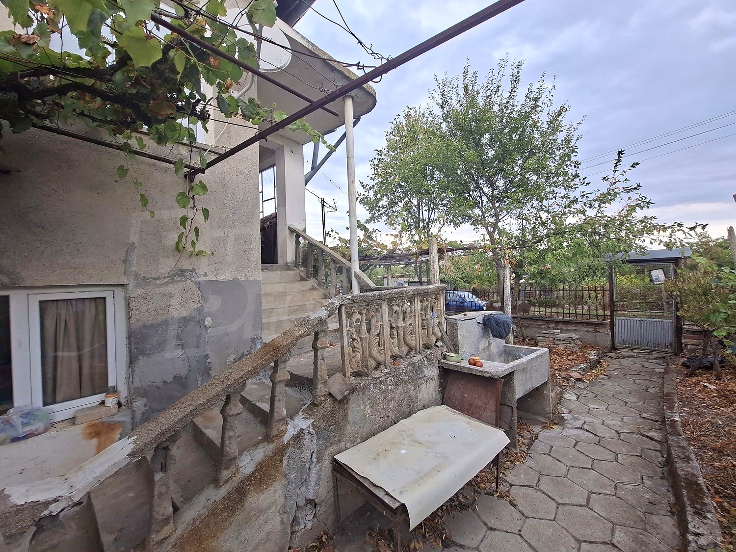 outside, facade, garden, stairs