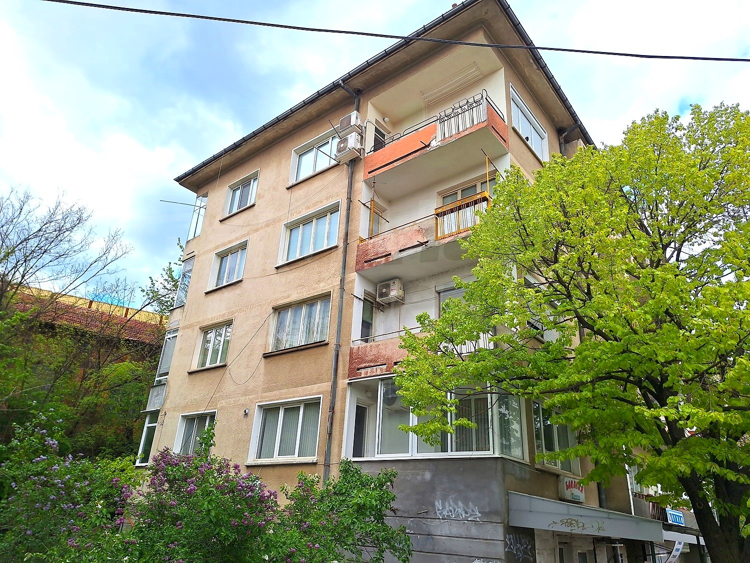 outside, facade, green area