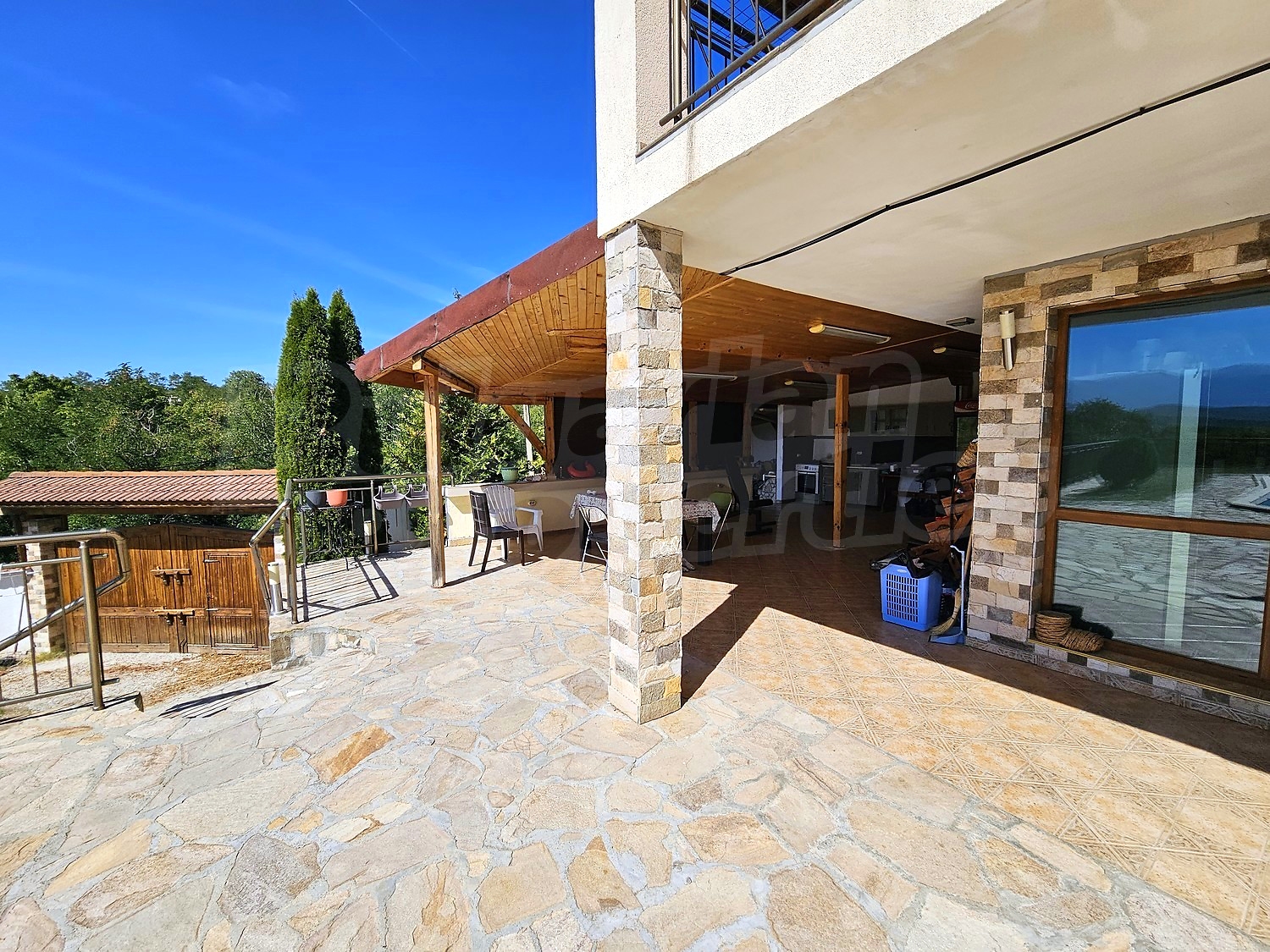 outside, balcony, garden