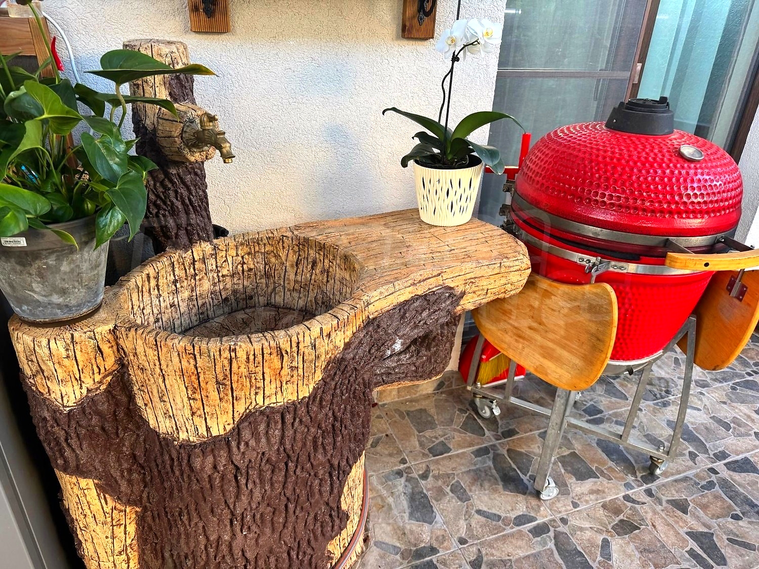 balcony, furnished