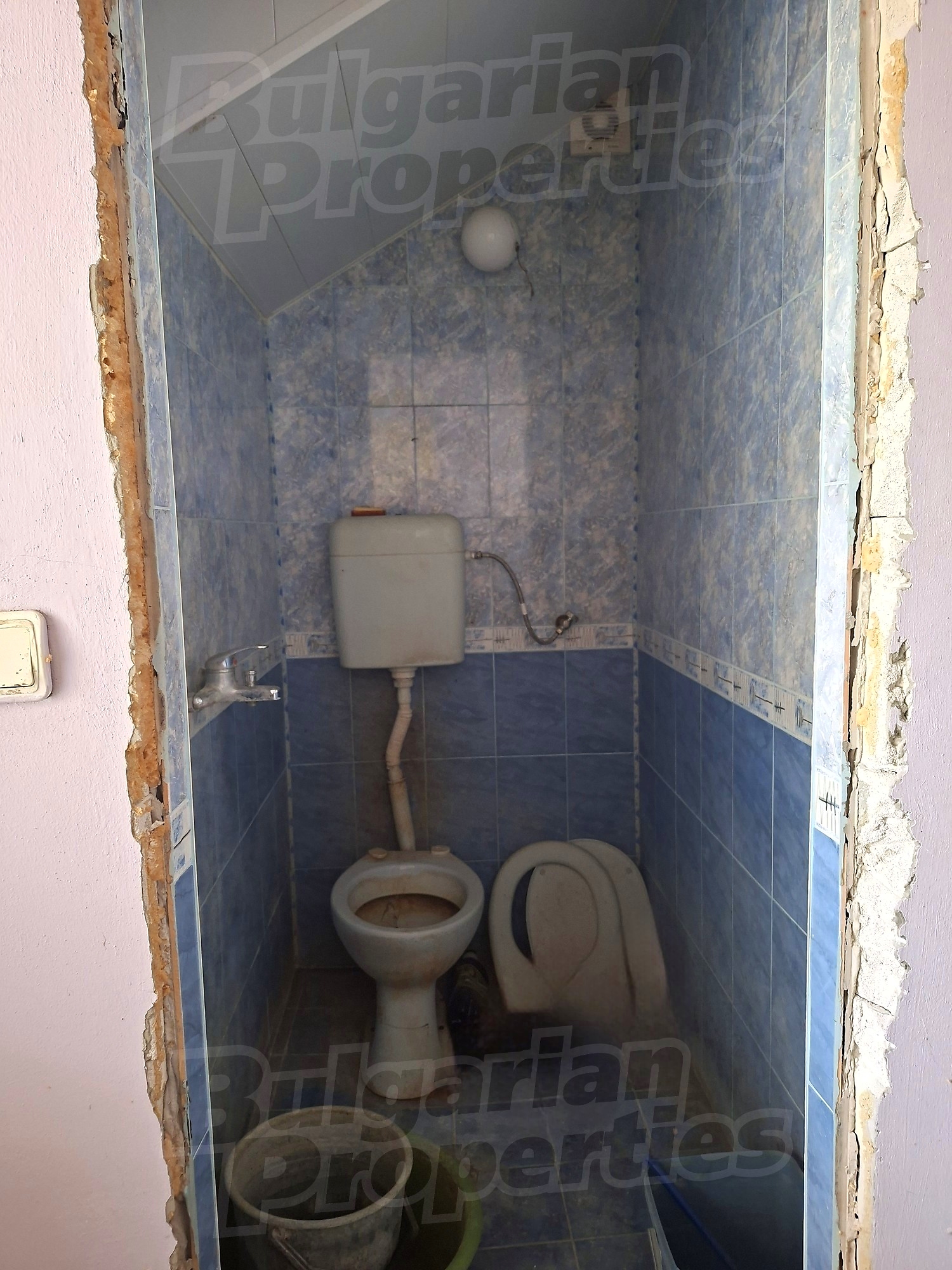 bathroom, toilet