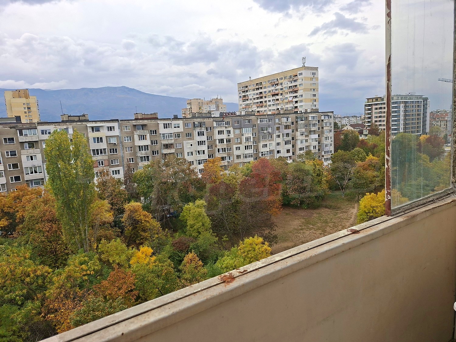 outside, view from balcony, mountain, green area