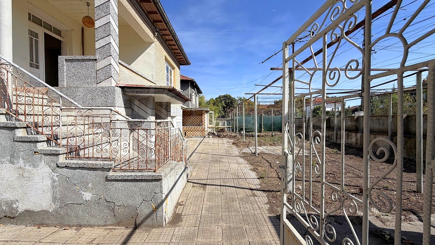 outside, facade, garden
