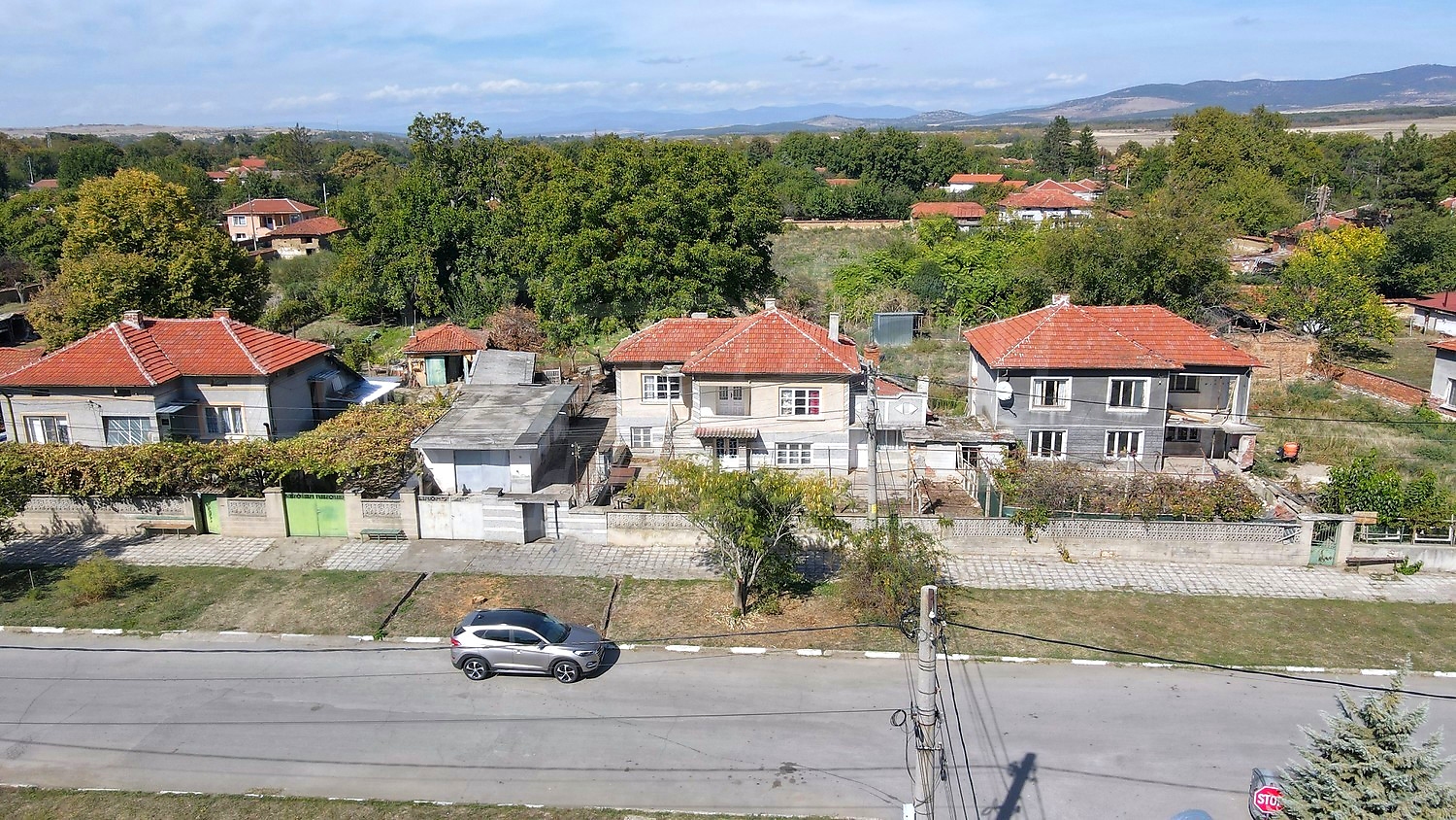outside, facade, green area, parking