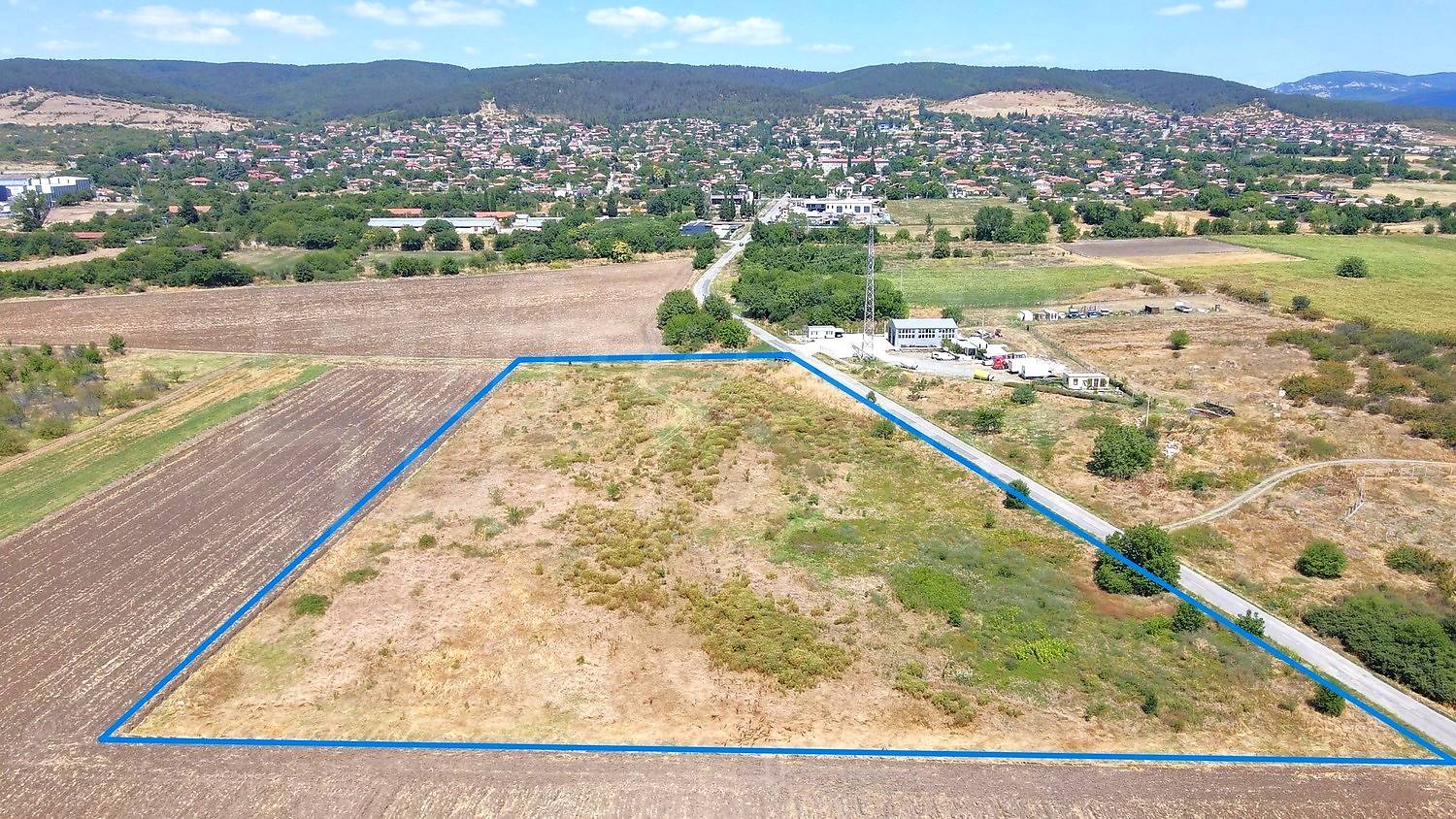outside, green area