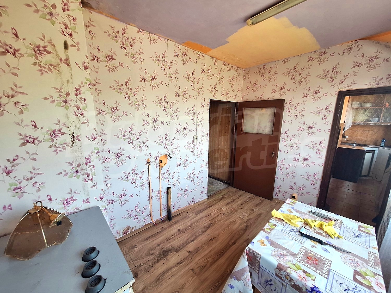 inside, kitchen, furnished