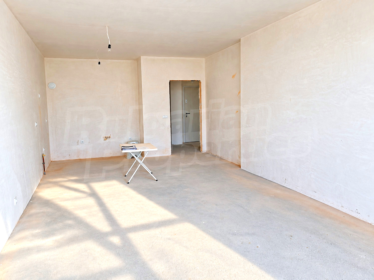 inside, unfurnished, floorplan