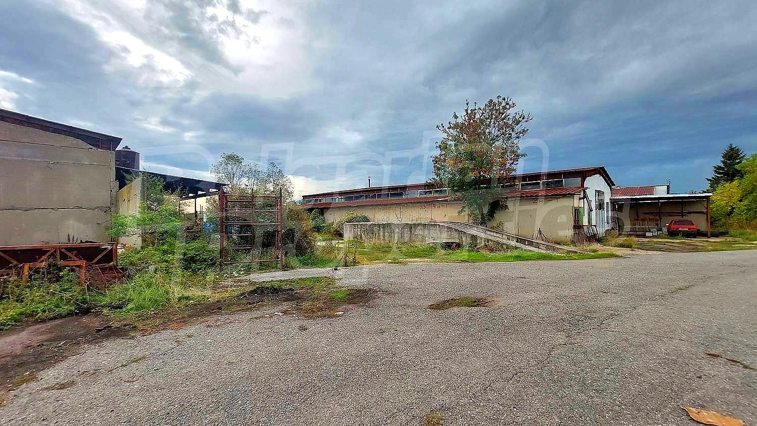 outside, facade, parking, green area