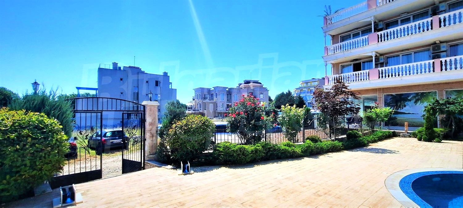 outside, garden, facade, parking, pool