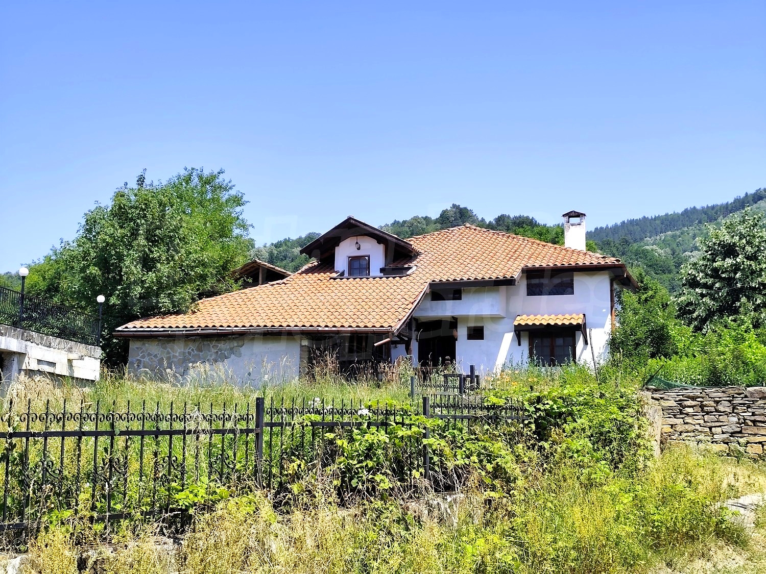outside, facade, garden, mountain