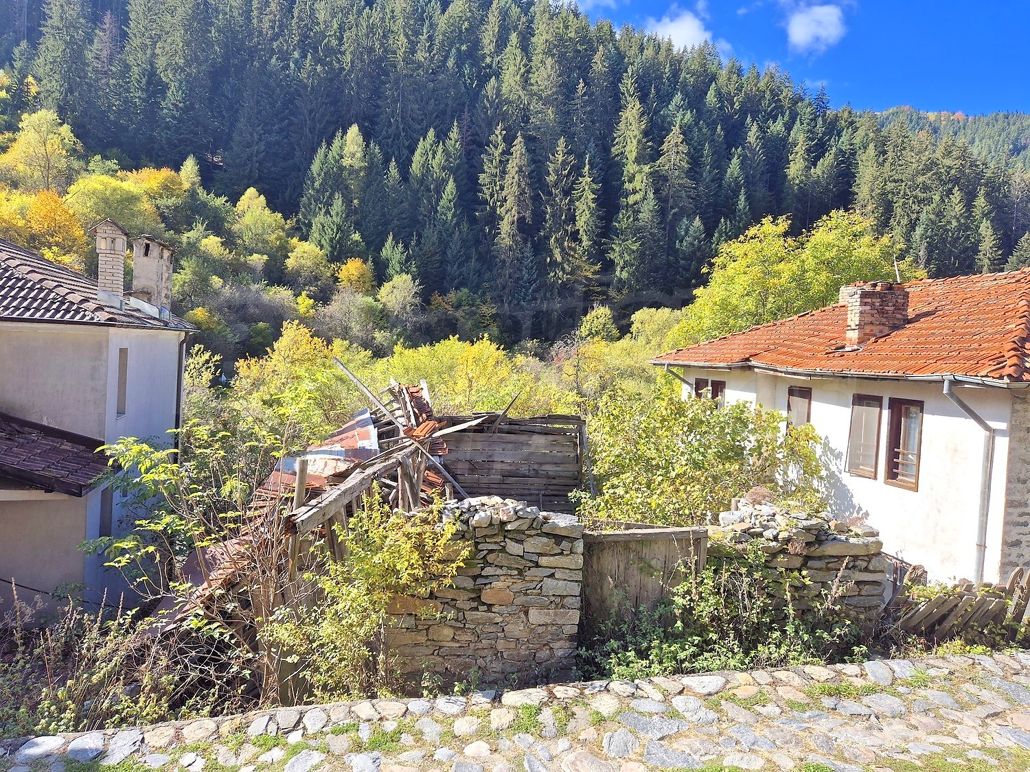 outside, facade, mountain, green area