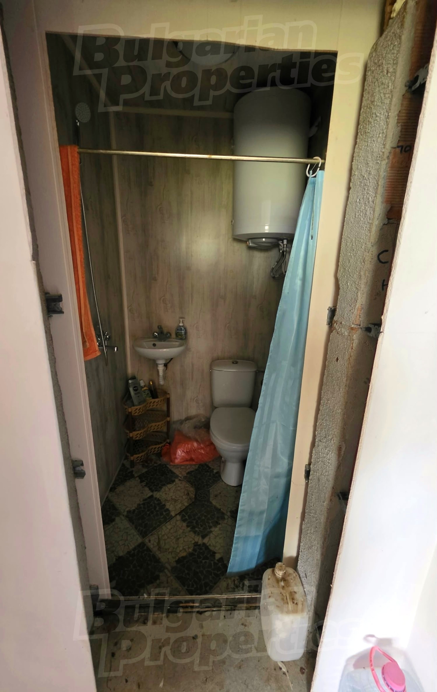 bathroom, toilet