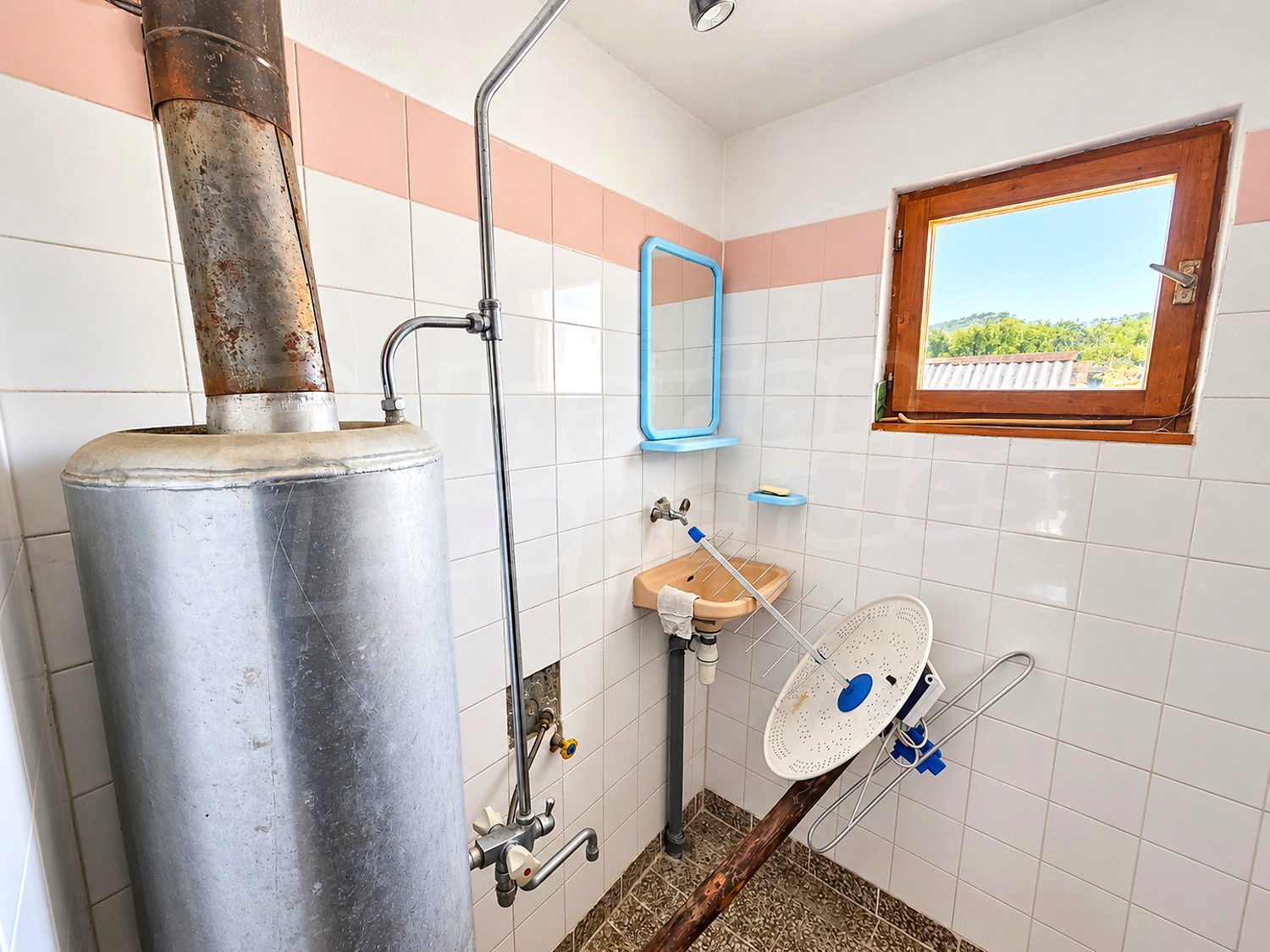 inside, bathroom