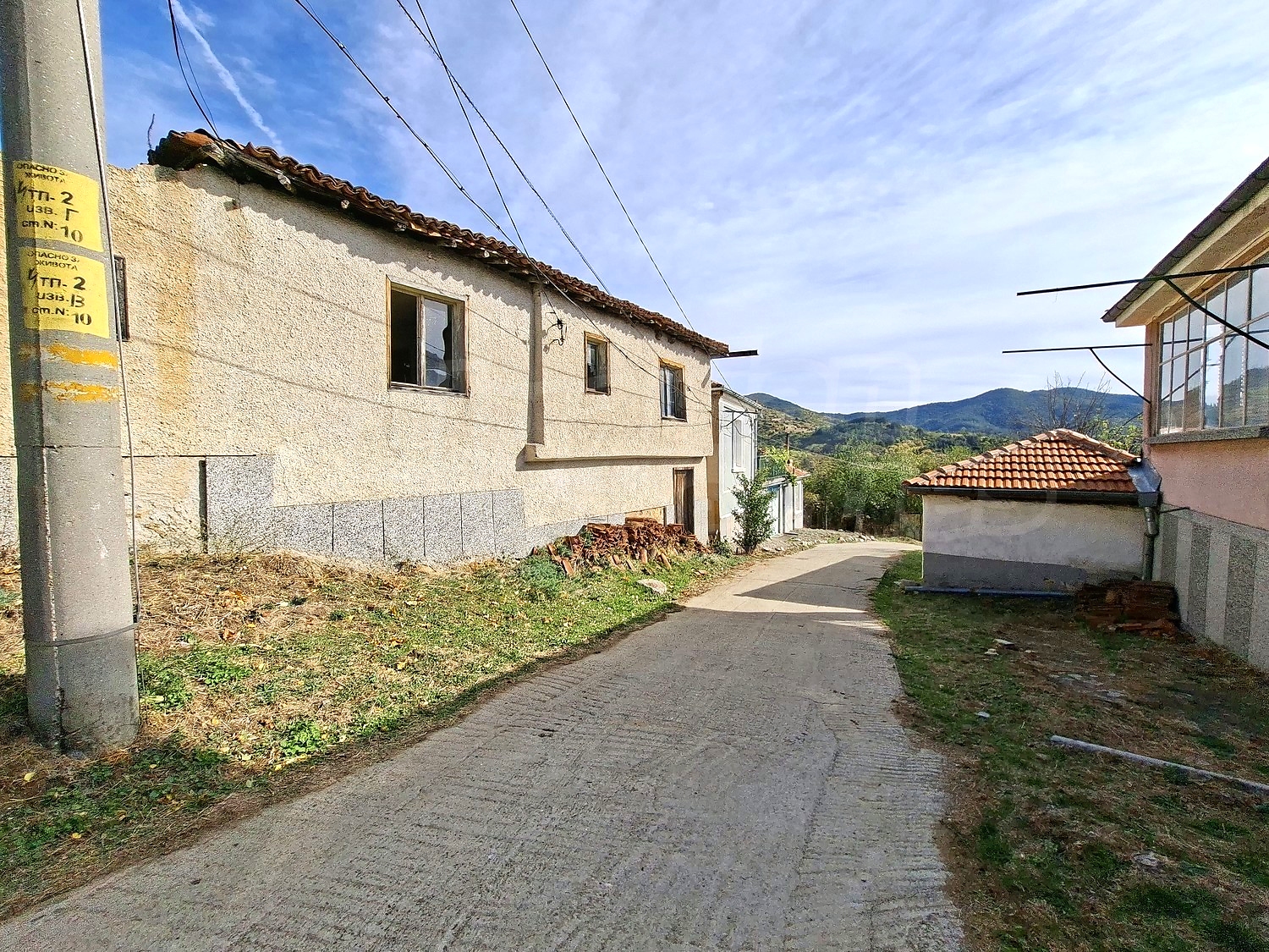 outside, facade, mountain, green area