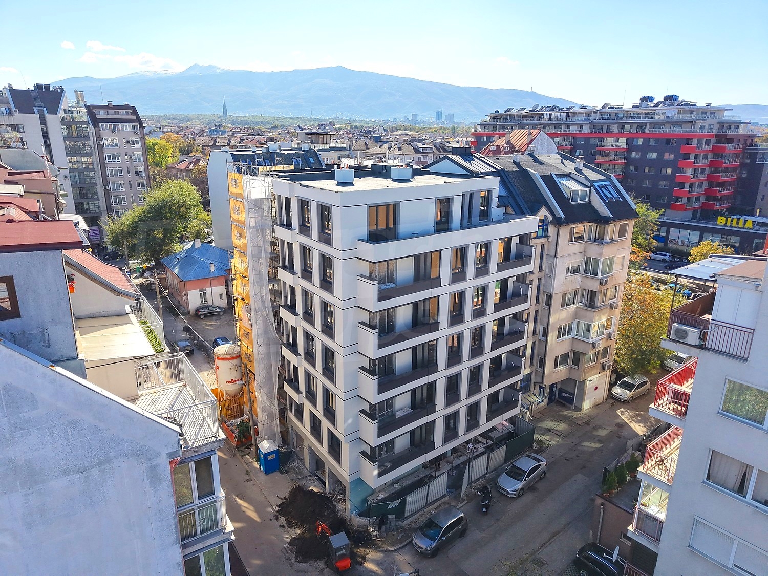 outside, facade, mountain, parking