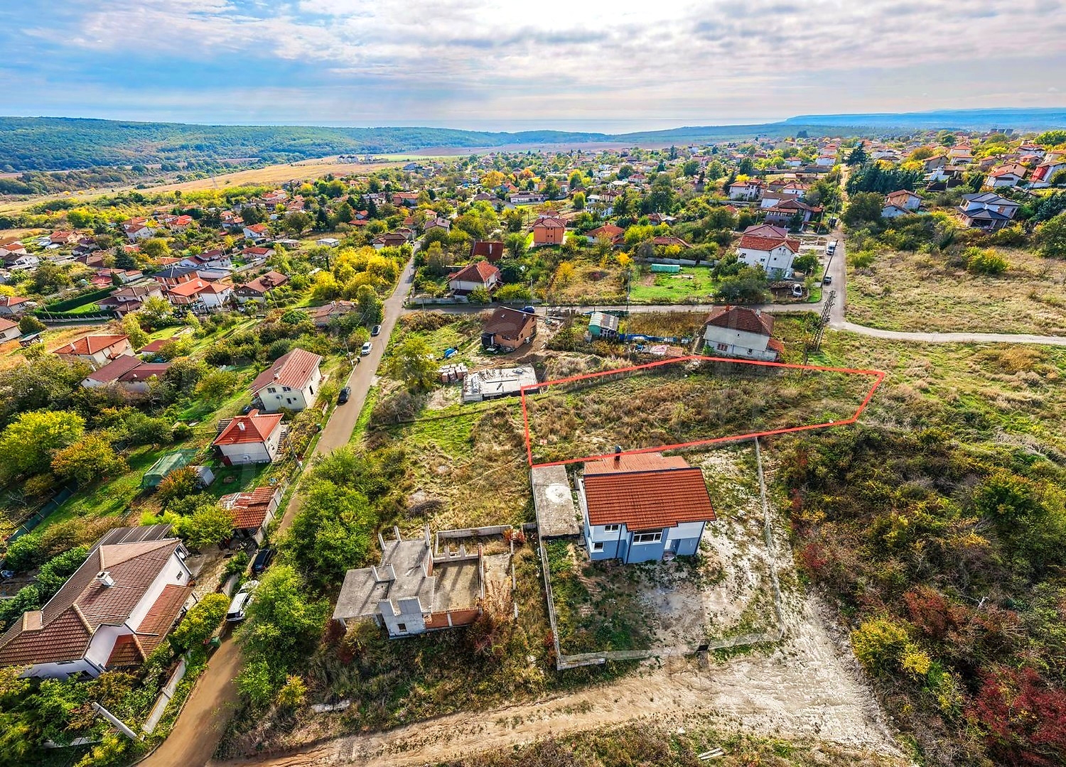 outside, view from balcony, green area