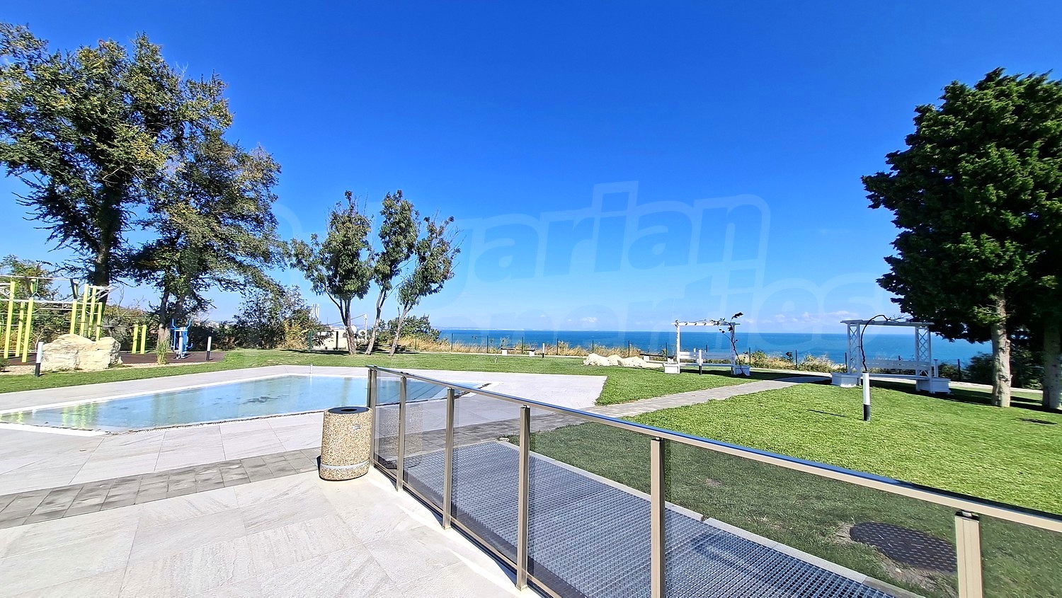 outside, pool, sea, green area