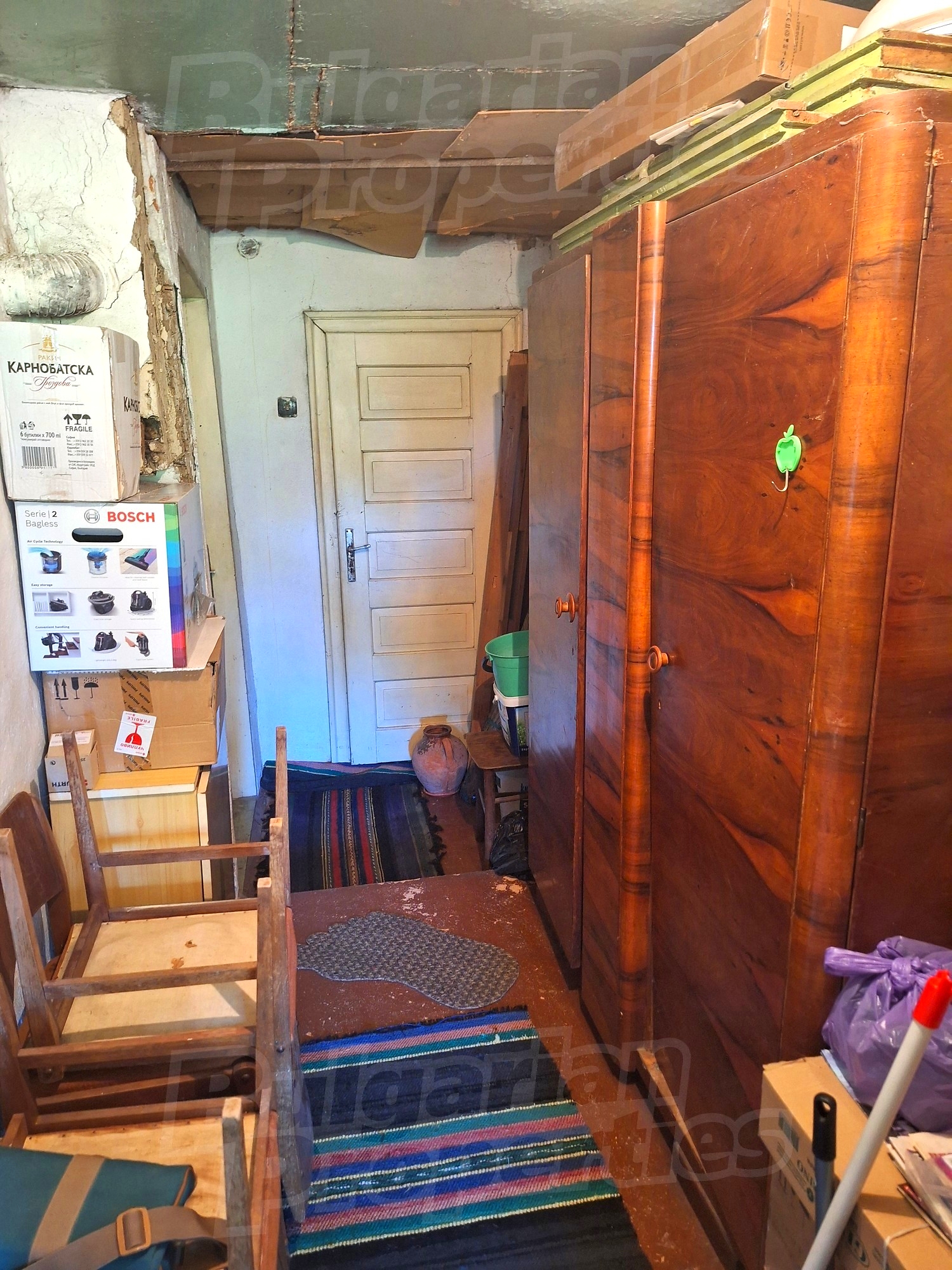 inside, furnished, hallway
