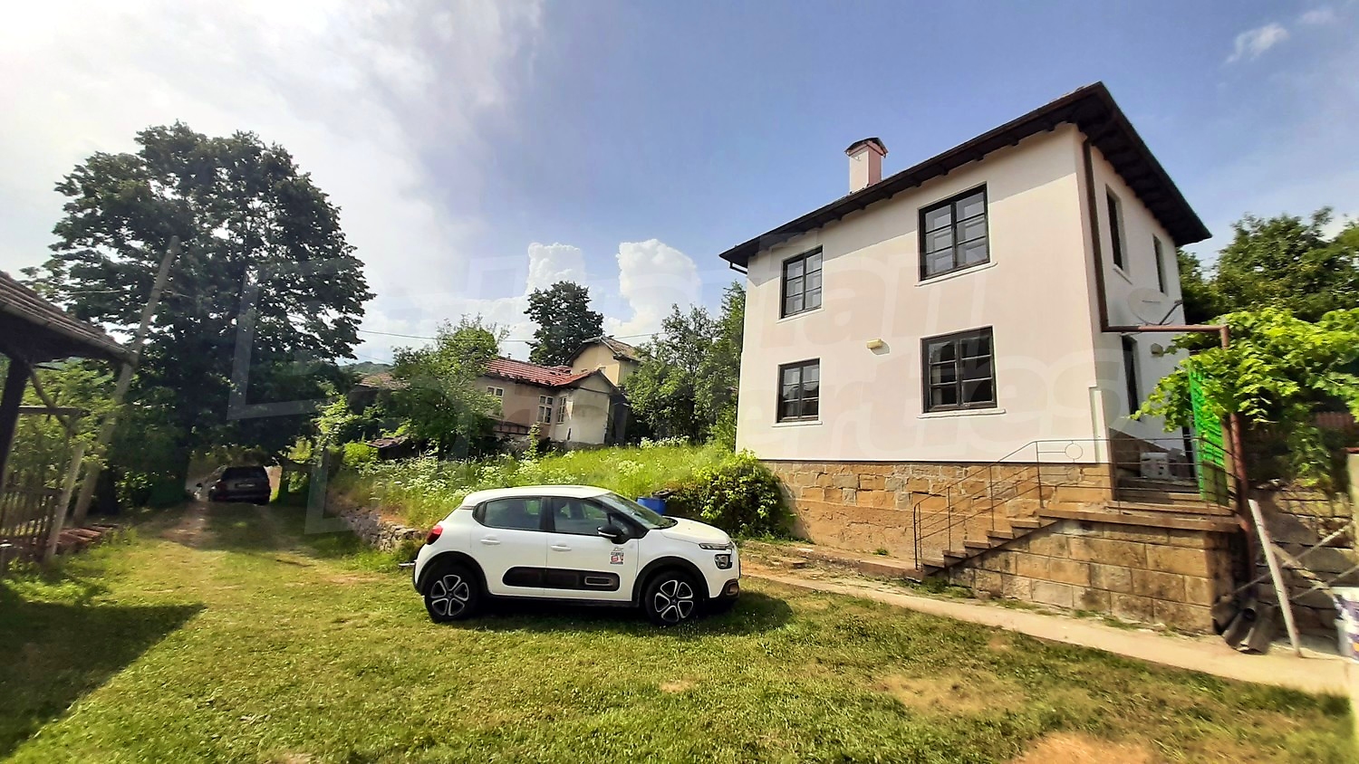 outside, facade, garden, parking