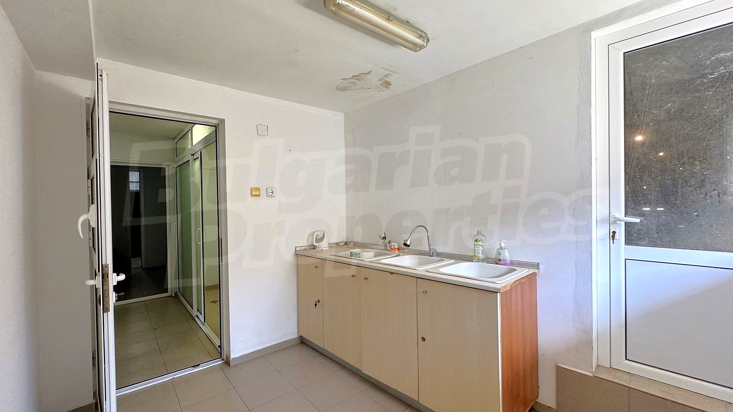 inside, kitchen