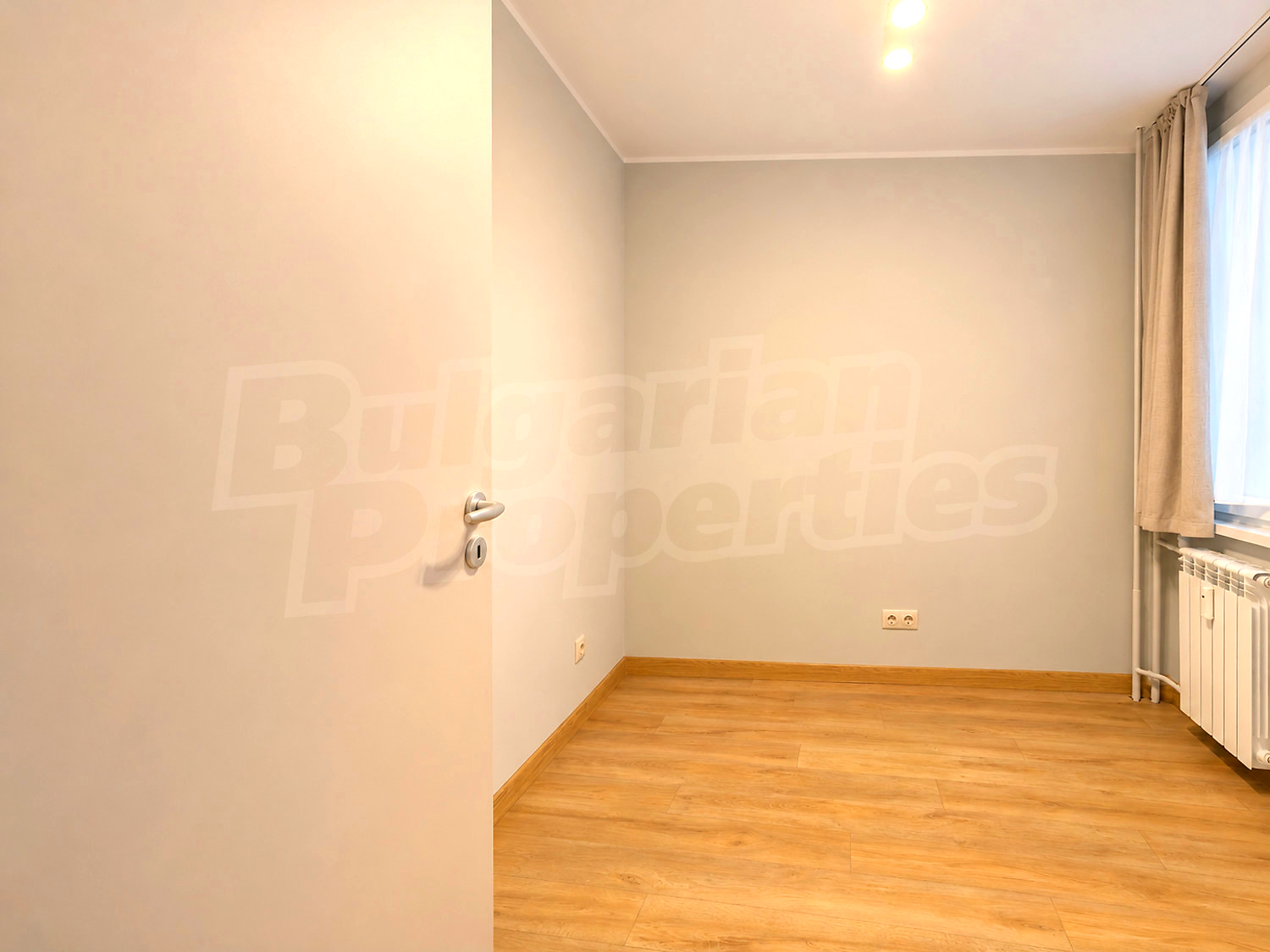 inside, empty room