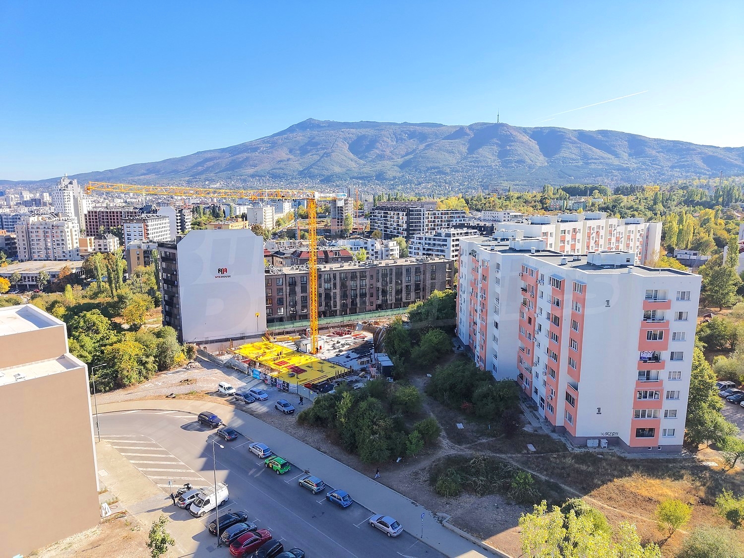 outside, facade, mountain, parking