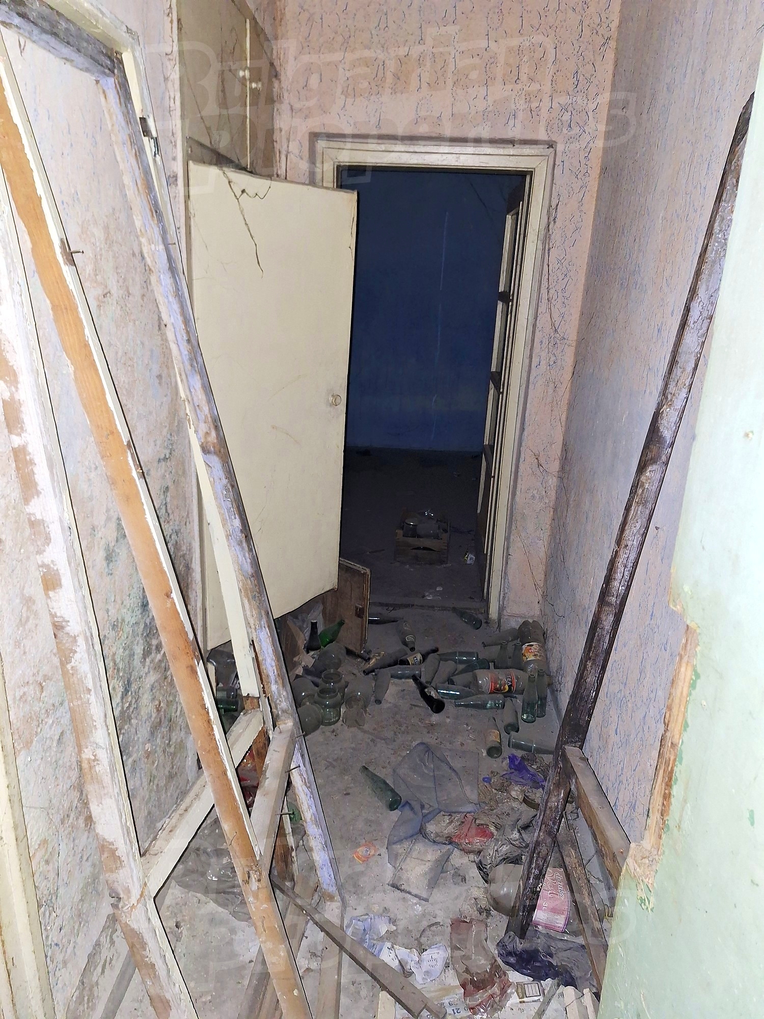 hallway, inside