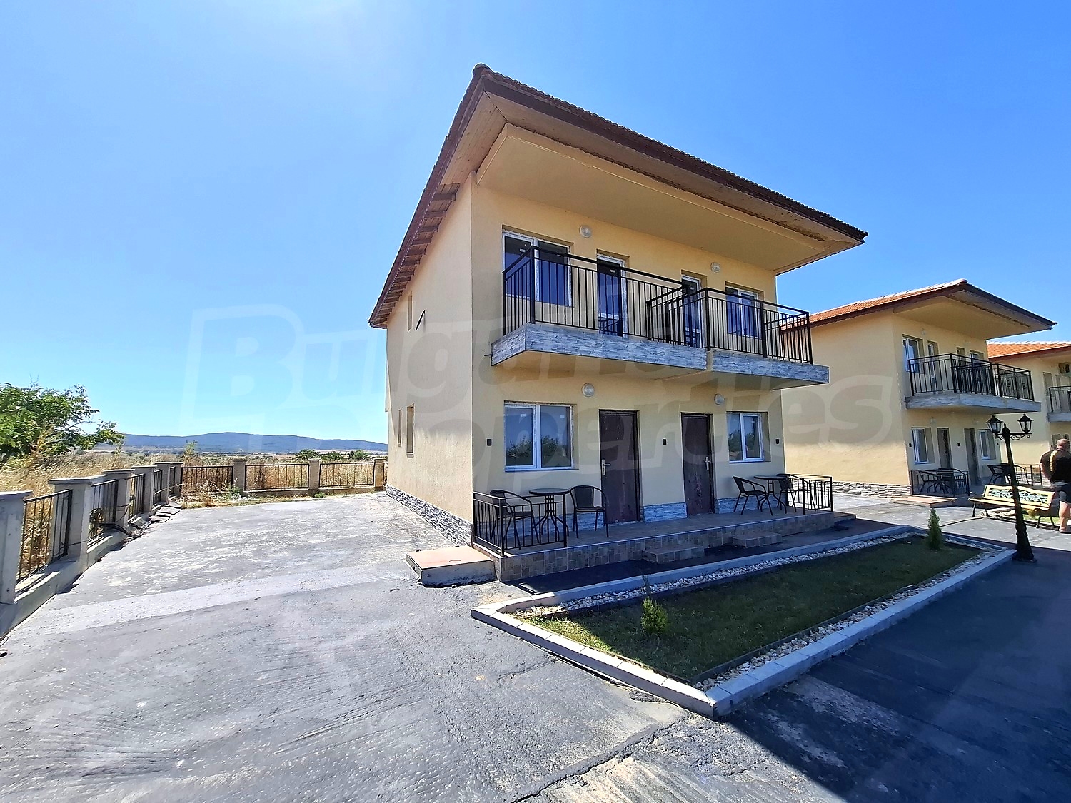 outside, facade, balcony, garden