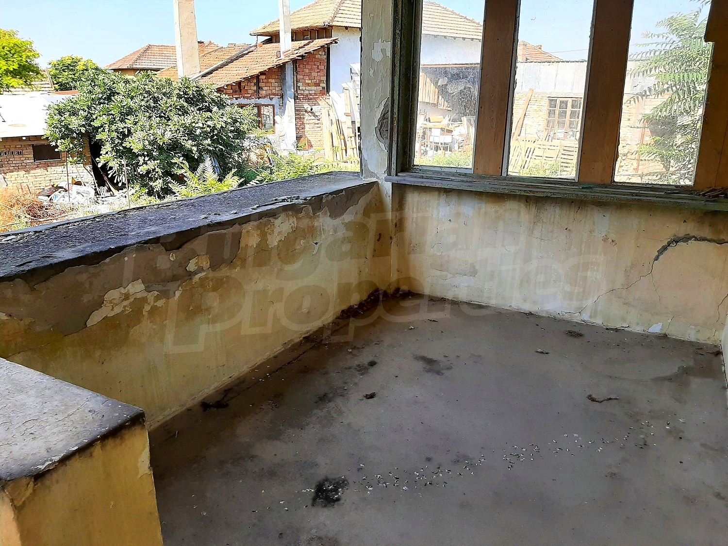 balcony, outside