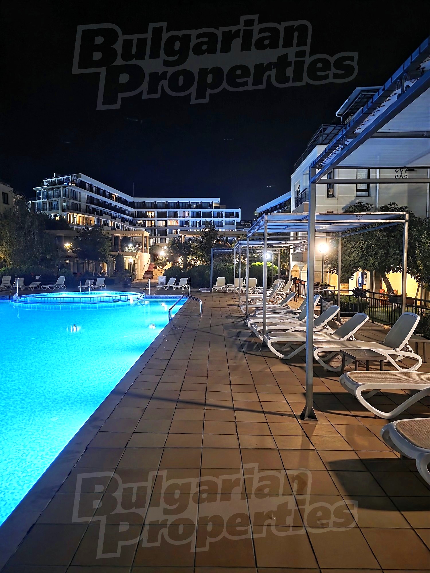 outside, pool