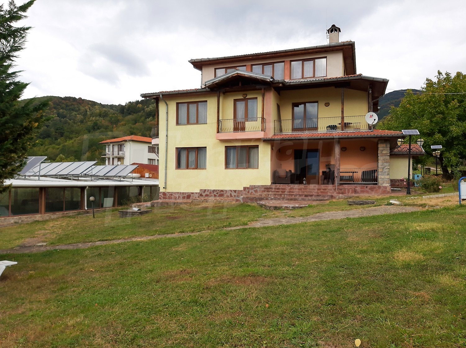 outside, facade, garden, mountain