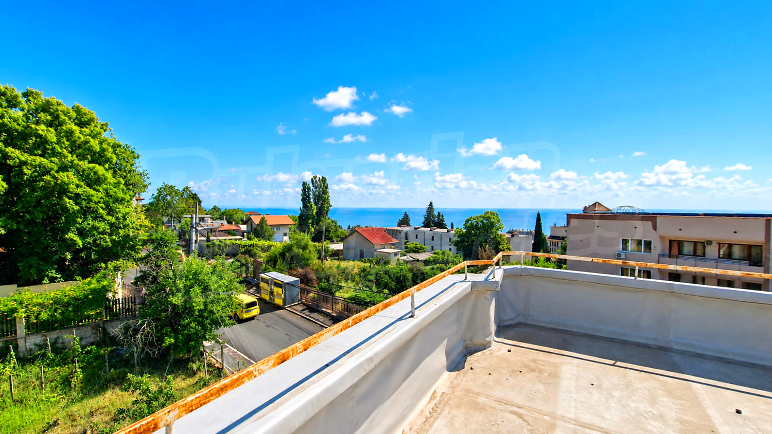 outside, view from balcony, sea, green area