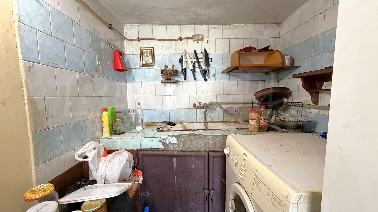 inside, kitchen